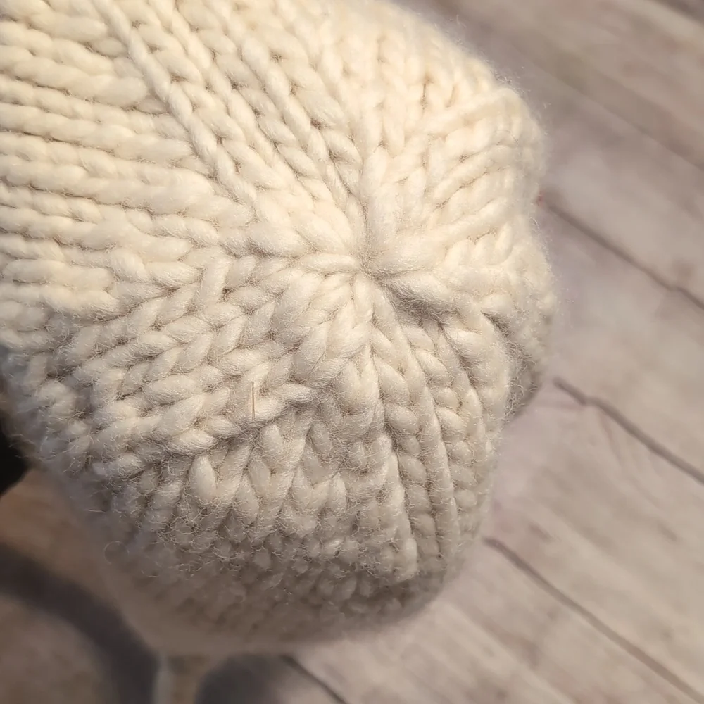 DeLux Toddler Girls Wool Felt Winter White Hat Red Maple Leaf Detail